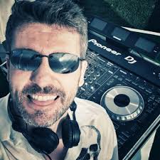 Hier findet man schnell eine auswahl von hochzeits djs in hamburg. Hochzeits Dj Fur Hamburg Home Facebook