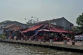 Kedai ini sering popular dan mendapat sambutan hangat kerana keenakan satenya yang pelbagai menu. Restoran Lineclear Kg Jawa Rojak Satay Original Melaka Restaurant Reviews Photos Phone Number Tripadvisor