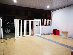 Umumnya, warna dasar lantai dengan corak yang dimilikinya tersebut kontras. 123 Moo Moo Here Moo Moo There Homestay Townhouse Untuk Disewa Di Bayan Lepas Pulau Pinang Malaysia
