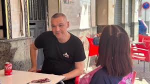 [Vídeo] Un paseo por la calle más querida de Torreblanca que lucha contra  los estigmas y los apagones