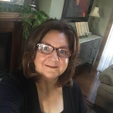 What do you think? Is my math too high or low? Here are ways that the cost  of a custom made quilt could fluctuate… 📉 Some ways to reduce the cost: -