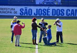 Luan peres during the medical tests. Torcedor Pede Namorada Em Casamento Durante Jogo Da Quarta Divisao De Sp Vale Do Paraiba Regiao Ge
