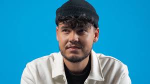 Joseph Kamel invite Julien Doré sur le titre “Beau”