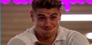 Jess Vella (@jess_isabelle7)