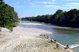 Badestellen An Der Isar Die Besten Isarstrande In Munchen Reisen Deutschland Reisen Karibik Strand