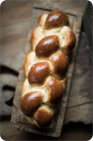 Dieser Feine Zopf Ist Wattig Wie Eine Cumulus Wolke Brot Selber Backen Rezept Zopfteig Rezept Susse Brotchen
