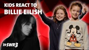 Finneas и раньше принимал огромное участие в. Kinder Reagieren Auf Billie Eilish English Subtitles Youtube