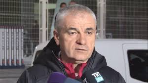 Rıza çalımbay 2 şubat 1963 sivas doğumlu. Riza Calimbay Besiktas Maclarinda Cok Uzuluyorum