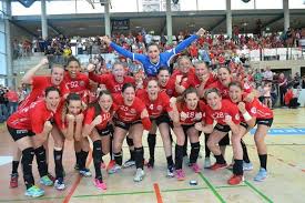 In der bundesliga treten zwölf mannschaften in einem ligasystem an, bei dem jeder verein in hin. Handball Bundesliga Souveraner Kantersieg Des Thuringer Hc Gegen Den Tabellendritten Buxtehude Der Thuringer Hc Besiegte Handball Handball Frauen Bundesliga
