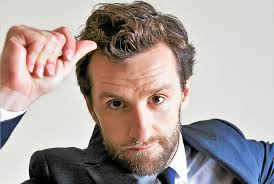 Entouré de ses fidèles grosses têtes, il imprime sa marque à ce programme culte de la radio tout en restant fidèle à ses fondamentaux. Le Telegramme Guingamp Pablo Mira Une Grosse Tete A La Grande Ourse