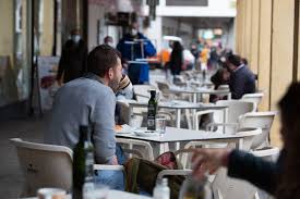 La xunta de galicia ha decidido aliviar parcialmente las restricciones que imperan en la región pero. Asi Es La Desescalada En Galicia Reabre La Hosteleria Y Se Recupera La Movilidad Radio Galicia Cadena Ser
