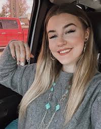 How to hollow and remove eyes from a head model?