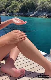 ECENAZ ÜÇER Feet - AZNudeFeet