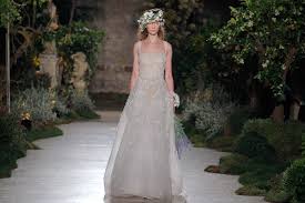 Von allen kollektionen, die ich mir angeschaut habe, hat mich die arbeit von reem acra sofort umgehauen. Couture Brautkleider Aus New York Brauttrends Hochzeit Um 3