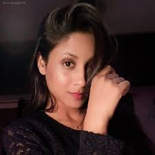 Noor Saba's Instagram, Twitter & Facebook