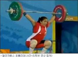 트렌스젠더로는 처음으로 도쿄올림픽 출전 자격을 획득한 뉴질랜드의 역도 선수 로렐 허바드 (43)를 향한 경쟁 선수들의 비판이 쏟아지고 있다. Vod í›ˆë ¨ë°›ë‹¤ ê°'ìžê¸° ì•  ë‚³ì€ ì—­ë„ì„ ìˆ˜ ìž„ì‹  ëª°ëžë‹¤