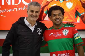 Após quase um ano sem clube, ex-Vitória é anunciado por clube tradicional com SAF de R$ 1,2 bilhão