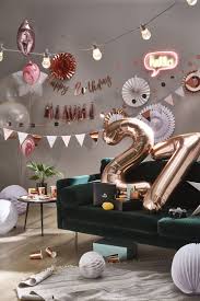 Découvrez notre gamme de vaisselle et décoration d'anniversaire pour vos fêtes sur le thème rose gold. 18 Idees De Decoration Anniversaire Rose Gold Anniversaire Rose Deco Anniversaire Decoration Anniversaire