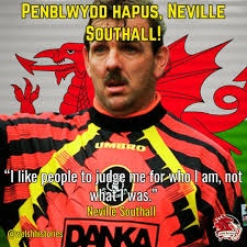 Bore da, bawb. Did you know that one of the most respected goalkeepers of  all time is a Welshman? It is also his birthday today! Aside from being a  terrific goalkeeper, he's