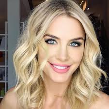 Ashley Riggs's Instagram, Twitter & Facebook