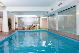 Hauptbestandteil eines schwimmbades sind schwimmbecken zum baden und schwimmen. Freischwimmbad Wellness Tourismusverband Grossarltal