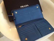 Bergamot, dewy pear, apple blossom, coconut water. Hautetasche Closet Sell Authentic Luxury