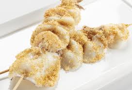 Gli involtini di calamari e gamberi sono un antipasto semplice e gustoso. Spiedoni Di Calamaro E Mazzancolla Gratinati Marepiu Pesce Surgelato