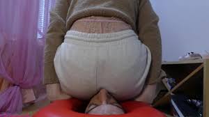 Bossy Leah - A Breath of Fresh Air - Extreme Copro Site  1