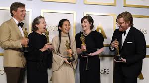 May 27, 2021 · chloe zhao made history at the 93rd academy awards, becoming the first woman of color to win best director and just the second woman to win the award. Oscars 2021 Chloe Zhao Ist Die Deutliche Gewinnerin