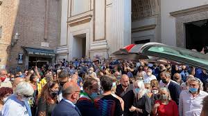 Oggi pomeriggio, 27 luglio, il medico giuseppe de donno si è tolto la vita. Cpwwruxujkzt M