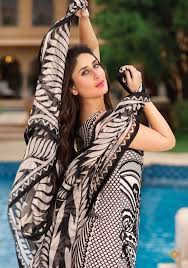 Kareena Kapoor For Faraz Manan S Crescent Lawn Collection With Images Bollywood Celebrities Kareena Kapoor Pics Kareena Kapoor