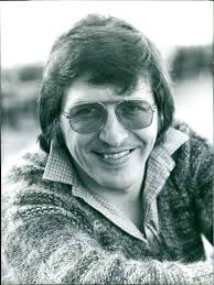 Happy Birthday to the legend that is Simon Bates!!📻🎂😊