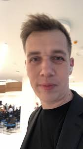 💛💜 Dneska jsem v @boutiqueostravica v rámci setkání managementu Dopravní  podnik Ostrava a.s., Budu vysvětlovat, proč zrovna přístupnost hrála  klíčovou roli v navrhování změn ve vizuální identitě DPO. ...