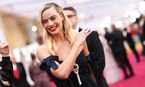 Margot robbie has gone blonde for most of her major motion pictures. Margot Robbie S Stunning Oscars Hair Transformation Has Everyone Saying The Same Thing Hello