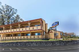 The venue is situated 1 km from santa cruz city centre and 55 km from mineta san jose international airport. Howard Johnson By Wyndham Santa Cruz Beach Boardwalk Santa Cruz Ca Hotels