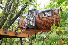 Located by the famous garden of the gods, our unique accommodations are nestled in the beautiful hills of southern illinois. Live In Harmony With Nature In These Super Sexy Tree House Cabins By Bower House