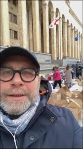 🇺🇦 🇬🇪 Notre reporter Fred Toussaint fait une nouvelle fois le point  depuis Tbilissi, la capitale géorgienne, où une aide humanitaire spontanée,  à destination des civils ukrainiens, s'organise., Pour ...