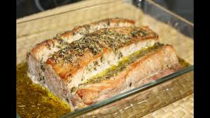 La carne se irá impregnado de esta mezcla y cuando la preparemos estará más jugosa. Lomo De Cerdo Asado Al Horno Receta Muy Facil Y Espectacular Youtube