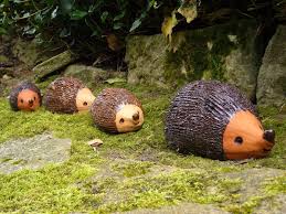 Igel Aus Keramik Keramik Miniaturen Aus Modelliermasse Ostern Basteln Holz