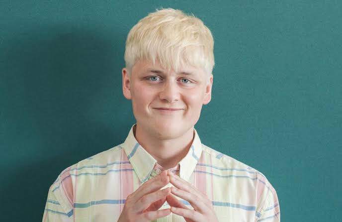 Empty jar representing Oobah's ghost