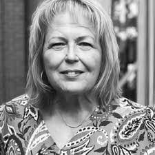 Tessie West's Instagram, Twitter & Facebook