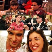 Johnny y Mayim, Leonard y Amy, Blossom y Jason... No sé có…