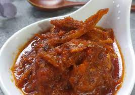 Available in varieties, some are in the shape of dry fish floss known as serunding ikan, and some are moist such as sambal ikan bilis (anchovies) or sambal ikan tongkol (skipjack tuna). Resepi Sambal Tumis Ikan Bilis Ini Memang Superb Masakan Malaysia Pedas