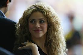 Can be put down can also tie braids, this is the greatest benefit of long hair. Shakira S Hair Has Us Flabbergasted Sheknows