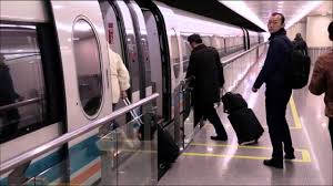 Si vous pensez que graham bell est l'inventeur du t�l�phone. Des Trains Qui Volent Sur Les Rails Future Arte Youtube