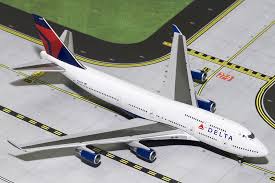 Head rest doest stay raised. Delta Airlines Boeing 747 400 Final Flight N662us Geminijets Gjdal1640 Scale 1 400 Eztoys Diecast Models And Collectibles