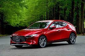 新型マツダ3 ディーラーでは内装の質感や標準オーディオの音質に注目するといいかも carview 自動車情報サイト 新車 中古車 carview マツダ3 マツダ 自動車