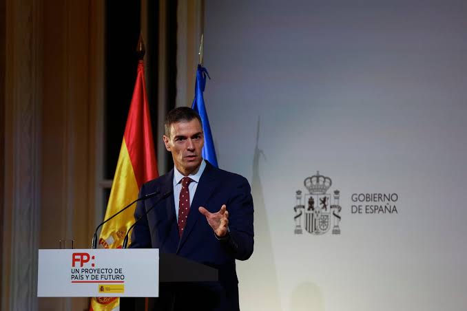 El diario británico 'The Telegraph' señala a España y carga contra Pedro  Sánchez: “Es un país donde la sombra del fascismo aún acecha” - Infobae