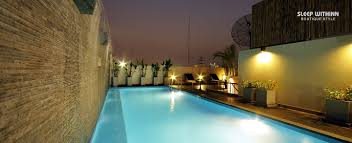 אילו מתקנים זמינים בחדרים במלון ‪khaosan palace hotel‬? Budget Hotel In Khaosan Road Bangkok Sleep Withinn