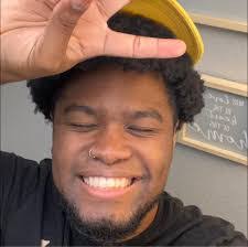 Sasha Everett's Instagram, Twitter & Facebook